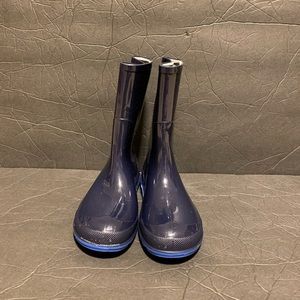 Blue rain boots size 2-3
